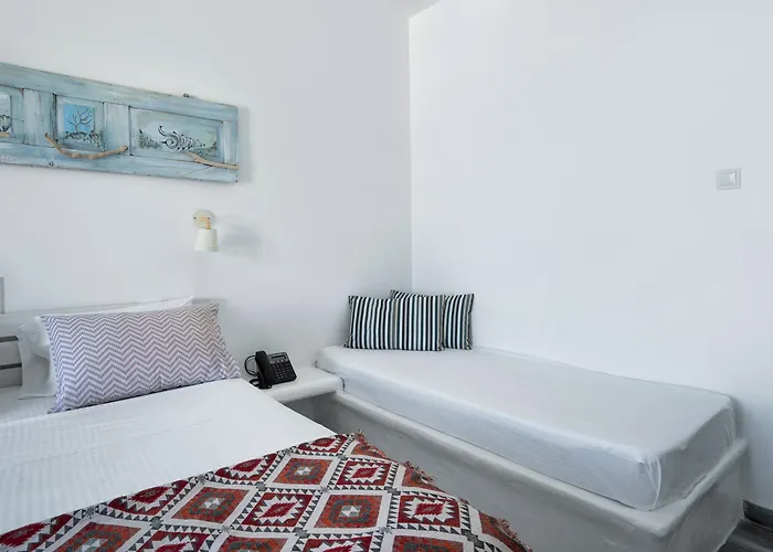 Iris ホテル ナウサ