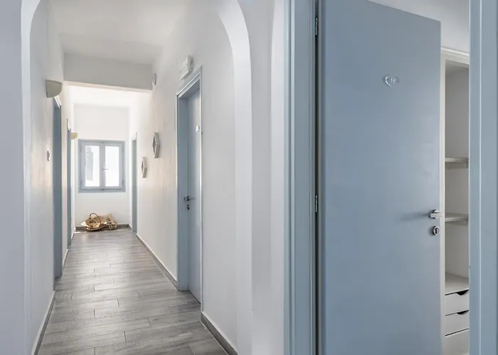 ホテル Iris ナウサ