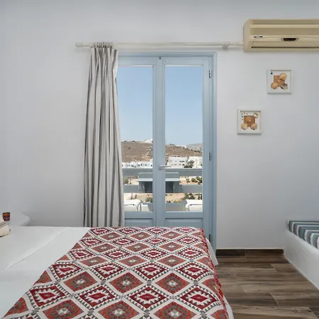 Iris Hotel Naousa (Paros)