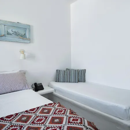 Iris Hotel Naousa (Paros)