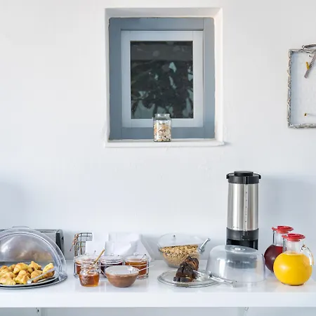 Iris Hotel Naousa (Paros)