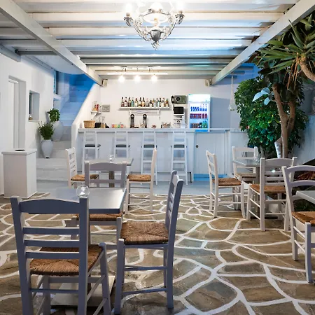 Hotel Iris Naousa (Paros)