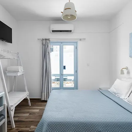 Iris Hotel