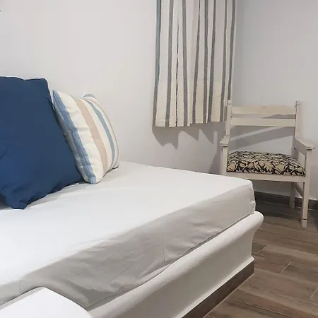 Iris Naousa (Paros)