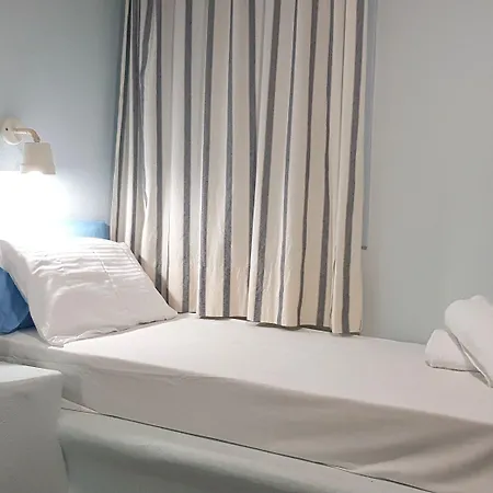 Iris Hotel 3*