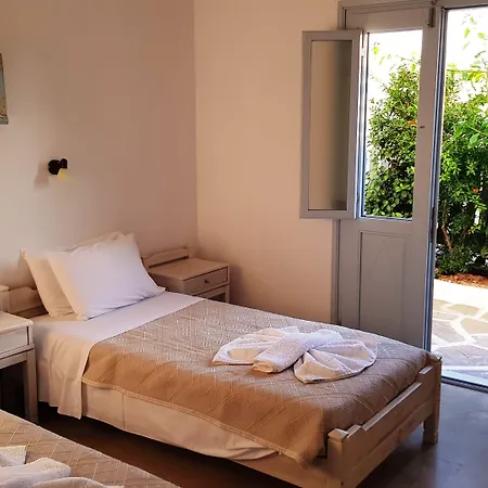 Hotel Iris Naousa (Paros)