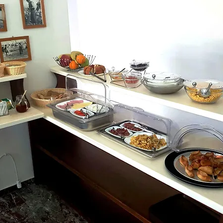 Iris Hotel Naousa (Paros)