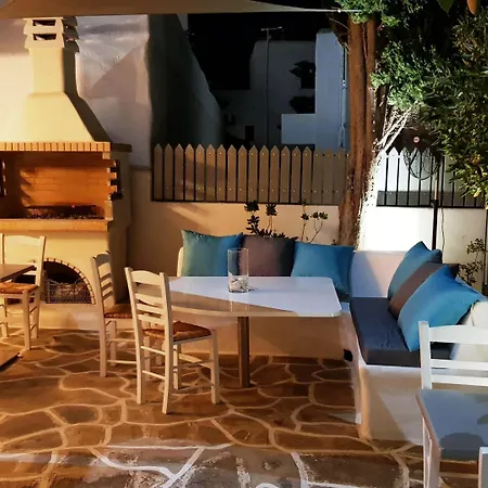 Iris Hotel Naousa (Paros)